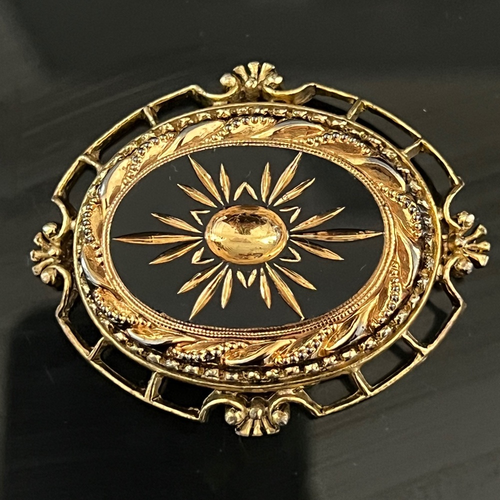 Vintage Pauline Rader Brooch Victorian Revival Molded Black Glass Gold P…